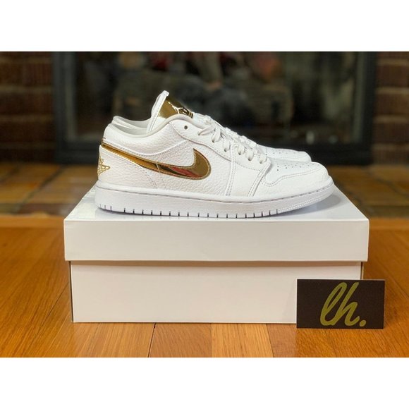 Size 7 w Air Jordan 1 Low "White Metallic Gold" - Picture 3 of 5